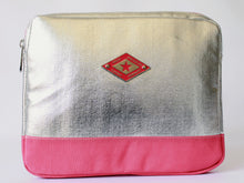 Load image into Gallery viewer, Padded Tablet Tote
